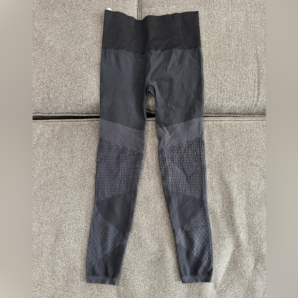 SPANX Leggings Size Large Great condition - Picture 2 of 4